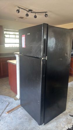 Hot point fridge