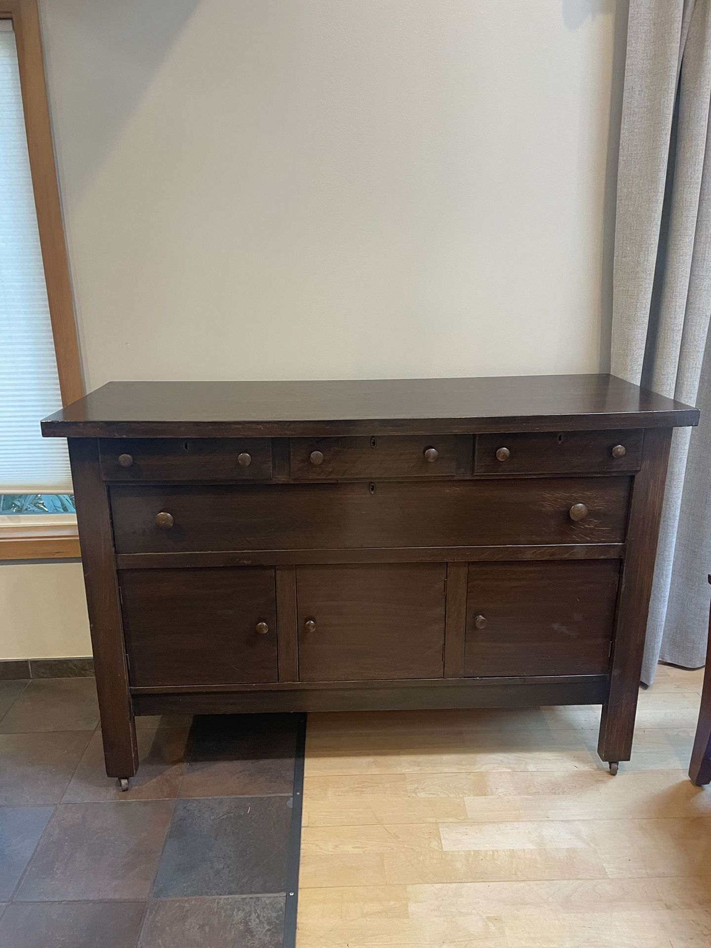 Solid Wood Buffet / Hutch / Sideboard