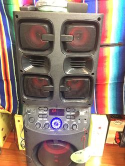 Rechargeable Bluetooth speaker with karaoke