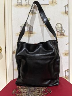 FRANCESCA BIASIA BLACK LEATHER SHOULDER HANDBAG. 
