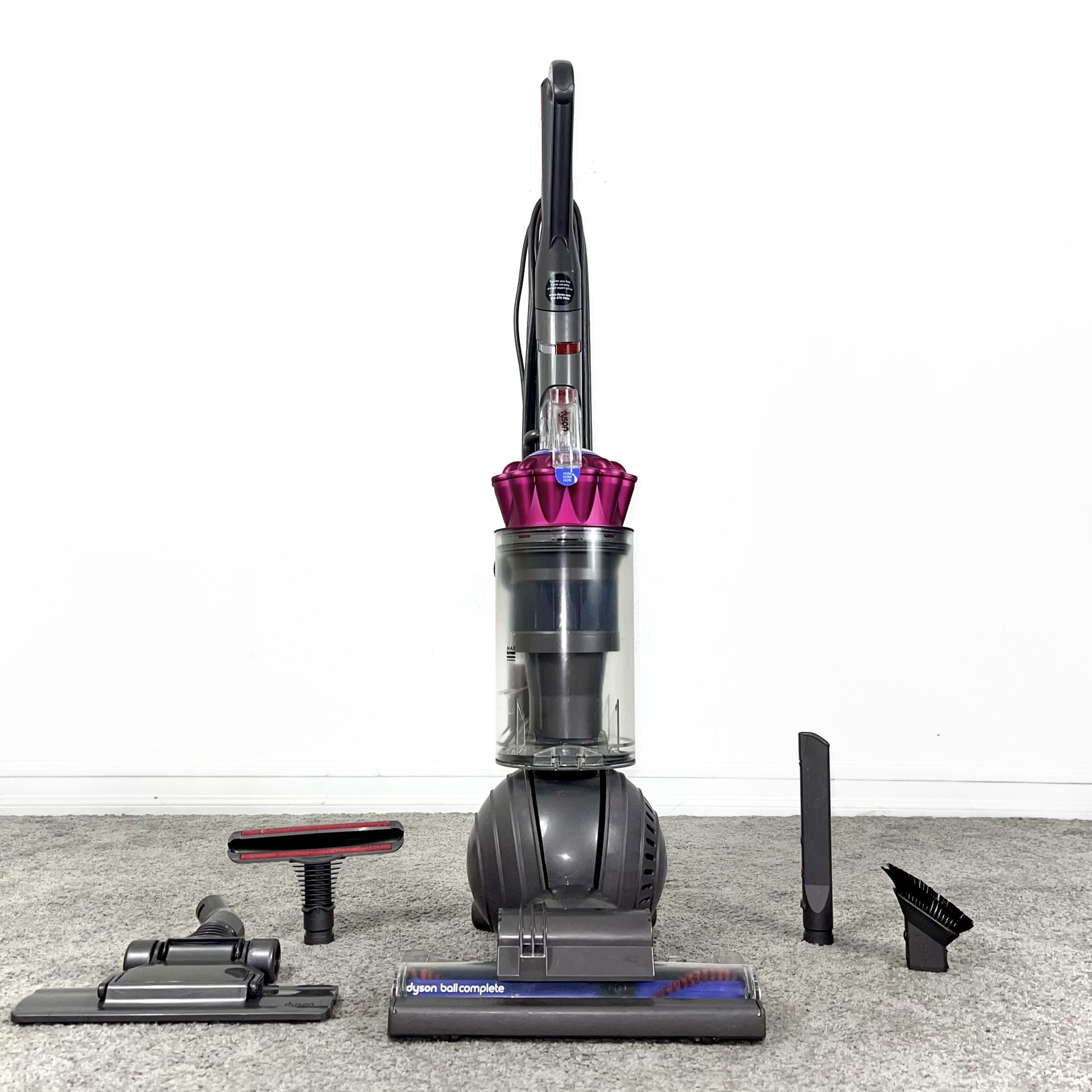 Dyson Ball Animal Vacuum Cleaner w/ attachments - Aspiradora