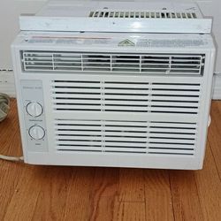 Window air conditioner