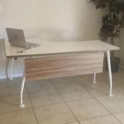 Modern L-Shaped Office Desk with Cable Slot – Clean, Spacious, Sturdy
