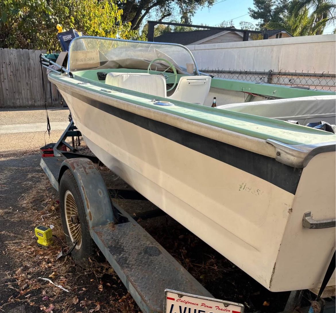 1959 Glasspar Avalon