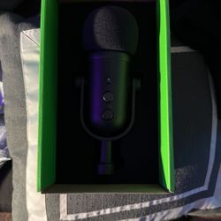 Razer Siren V2 Pro & Razer 4k Webcam
