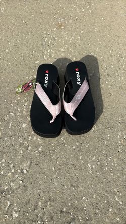 New Roxy Sandals - Size 6