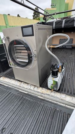 Pharmaceutical freeze dryer