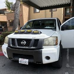2015 Nissan Titan  4 Door Sliding Rear Window 