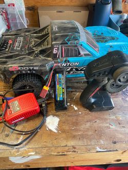 ARRMA Senton 1/10 4x4 RC stadium Truck
