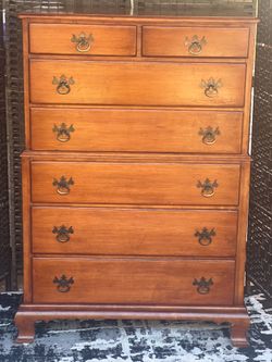 Vintage Maple 7 drawers solid w. Dresser