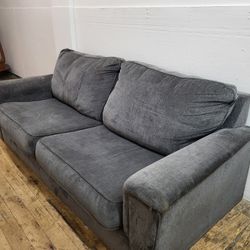 LIKE NEW OVERSIZE SOFA (HOME87)