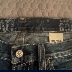 Men Ariat Jeans. 35x32