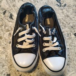 Women's Size 7 Converse 