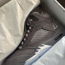 Retro 5 Wolf Grey Sz 9 Brand New in Box