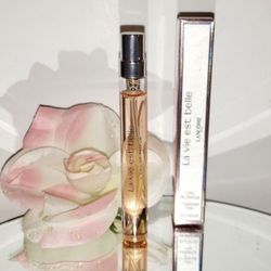 New— Lancôme a La Vie Est Belle Eau de Parfum Refillable Purse Spray (0.34 oz.)