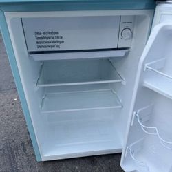 Galanz  Mini Refrigerator Fridge With Freezer With Delivery 