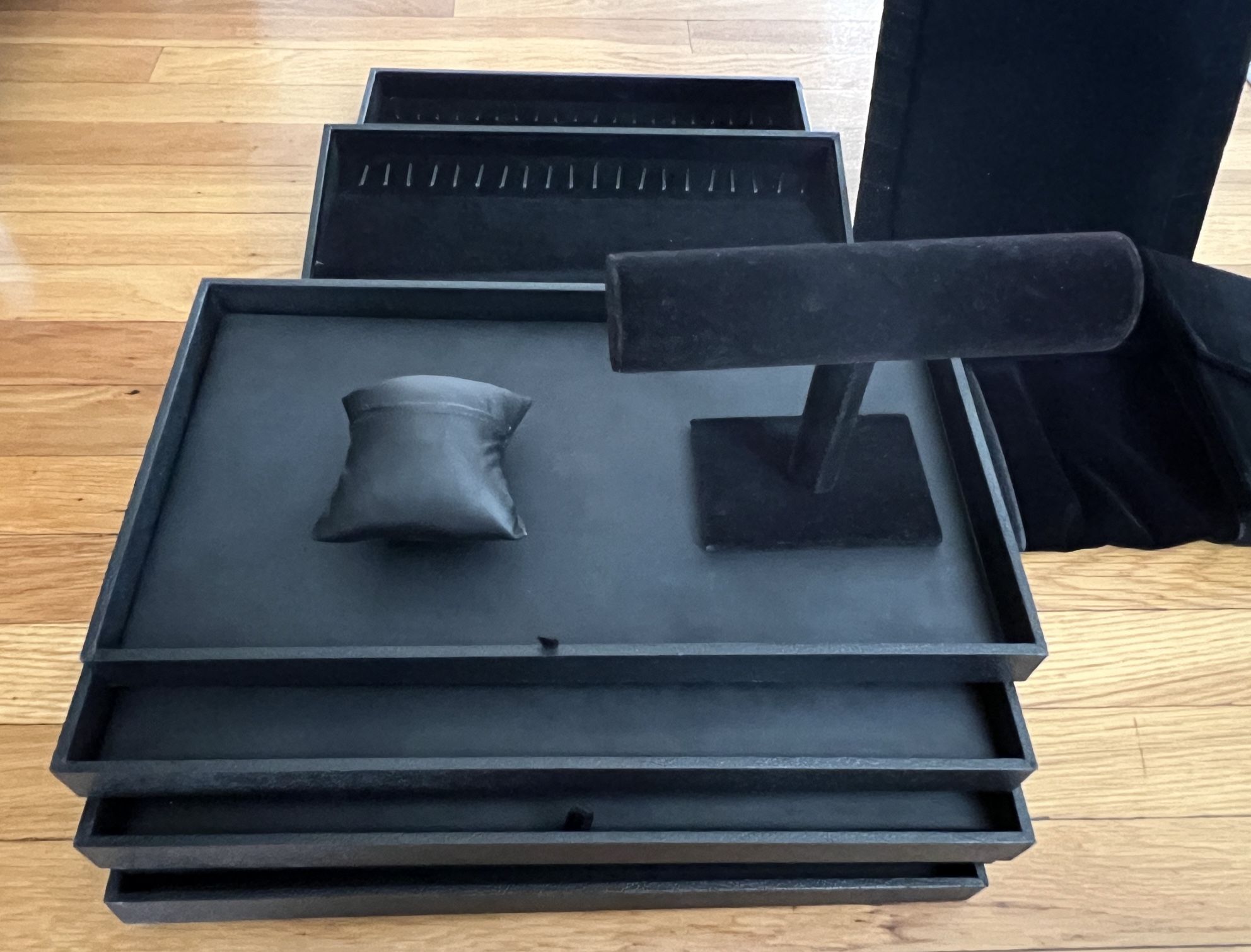 Jewelry display set
