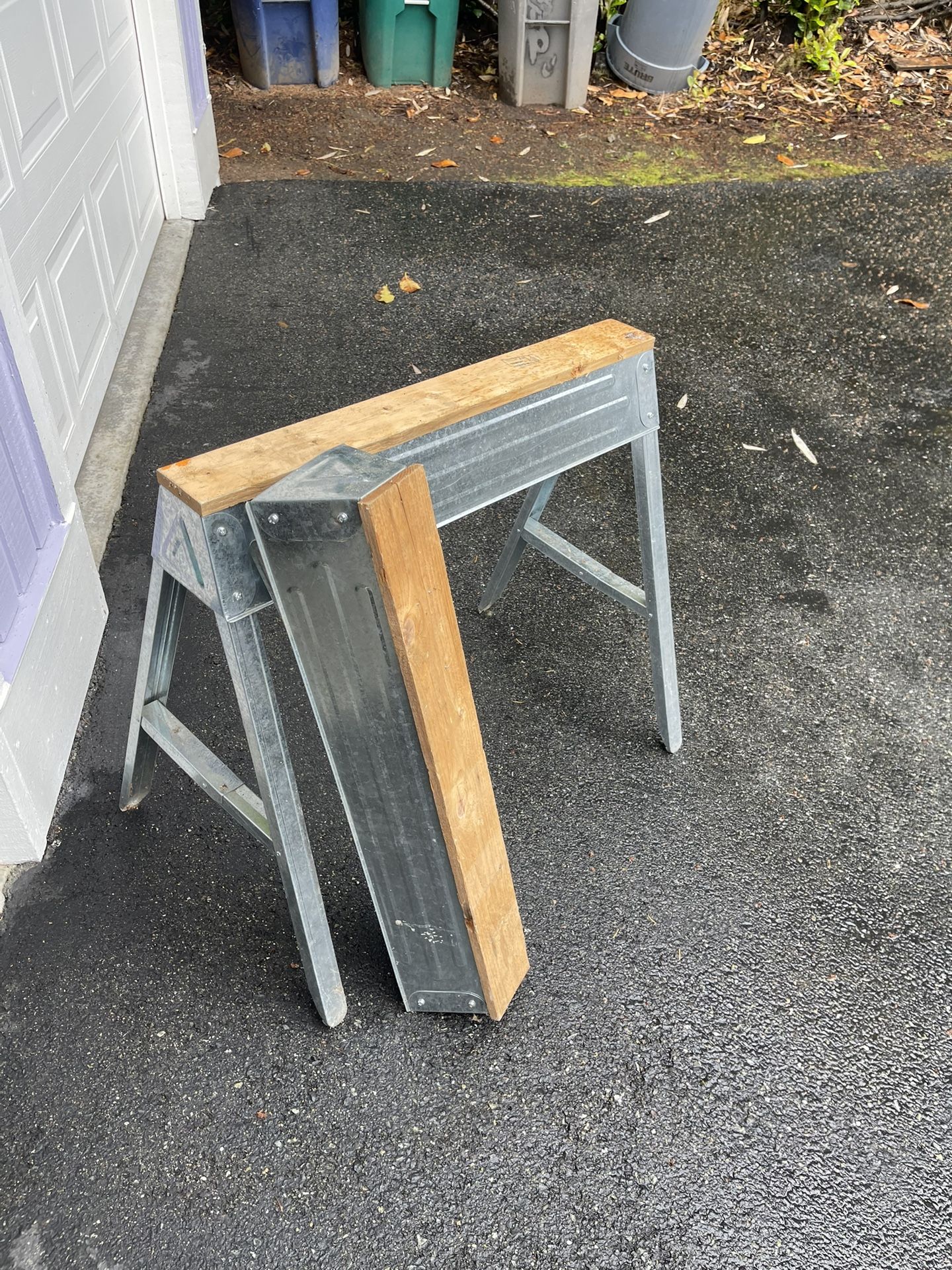 Folding sawhorses