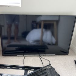 SONY 40" LCD TV