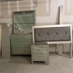 Olivet Upholstered Panel Bed Set (FULL SIZE) $650OBO!!