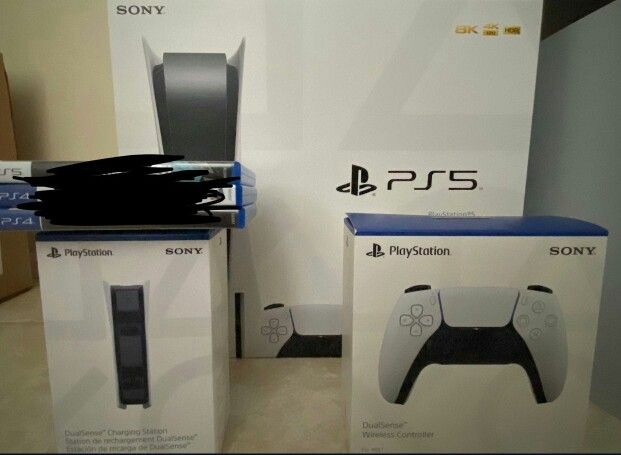 PS5 + Accesories (Playstation 5 Disk Edition)