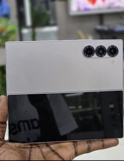 𝚂𝚊𝚖𝚜𝚞𝚗𝚐 𝙶𝚊𝚕𝚊𝚡𝚢 𝚉 𝚏𝚘𝚕𝚍 6