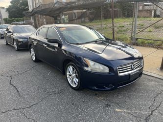 Clean Nissan Max 2014 150k Only 2800obo Have 2 Avail