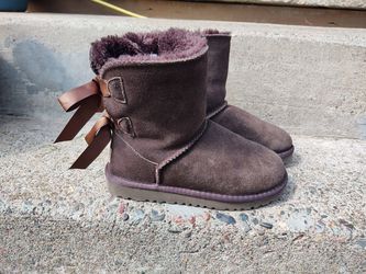 Women's size 4.5 Uggs boots Thumbnail