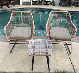 Patio furniture, great condition, modern, perfect for balconies or small spaces, Boho Or Coastal, see my profile for more outdoor furniture