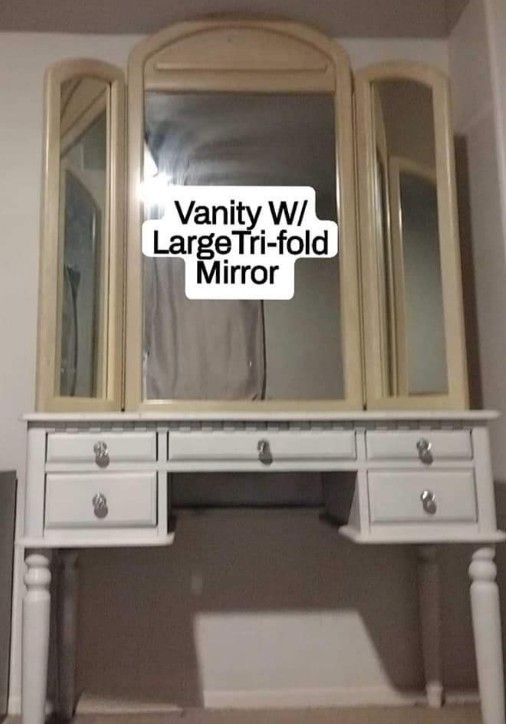 Vanity & Large Tri-Fold Mirror