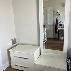 Mirror Set With Drawers