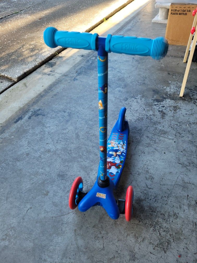 Kids Sonic The Hedge Hog Scooter