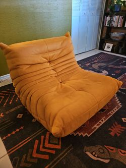 Yellow Suede Togo-style Chair