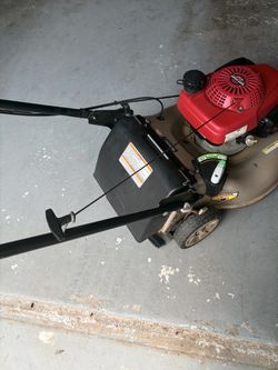 Self propelled Honda HRR216 Lawn Mower