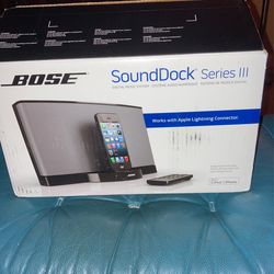 Bose SounDock series III (3)