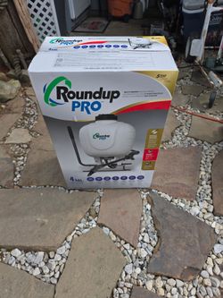 Round Up four gallon backpack sprayer