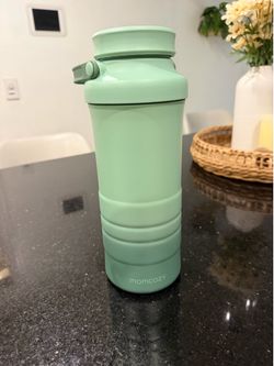 Momcozy bottle warmer and cooler