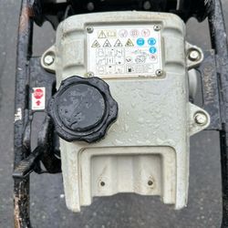 Mikasa (MTX-70HD) Honda GX100 Engine, 3,350 lb impact force 2.8 HP 2.1 kW