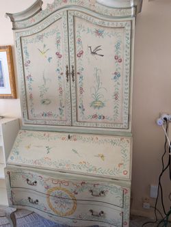 Large Hutch/Writing Desk.