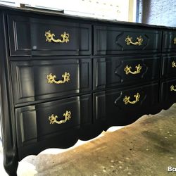 Elegant Dresser!!