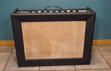 Vintage Tube Combo Guitar Amplifier