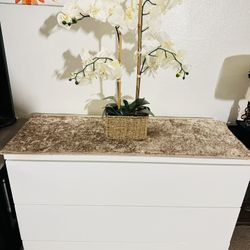 White 3 Drawers Dresser 