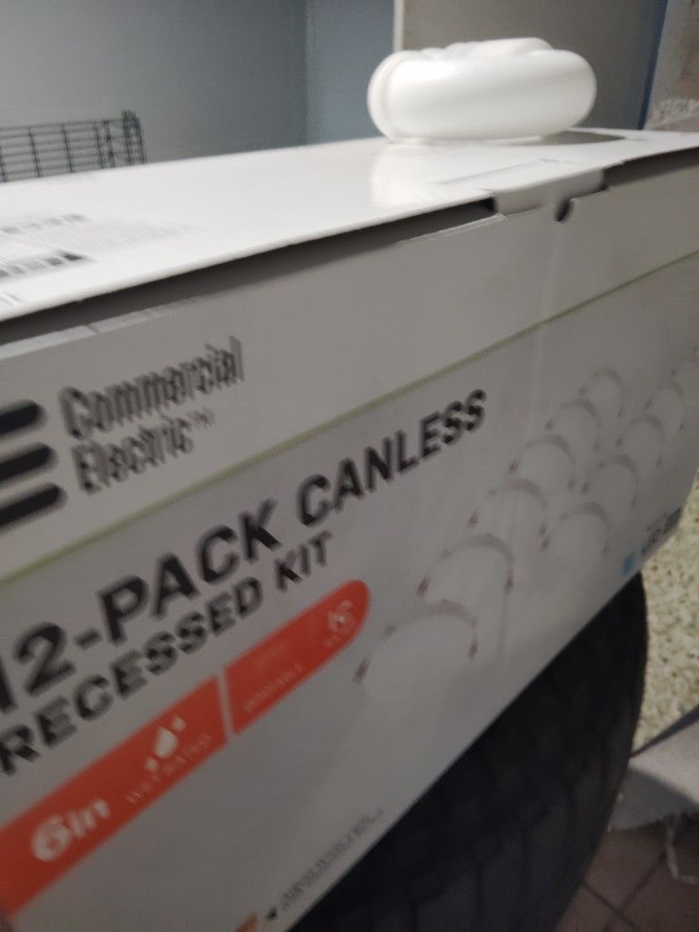 Commercial Electric 12 Pack 6" White Canless Ultra Thin Recessed Light Kits NEW