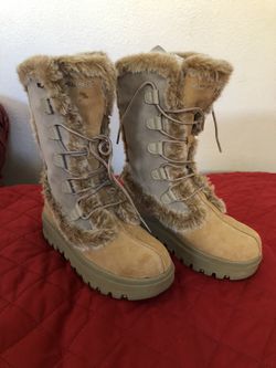 Sketchers boots women’s 6.5