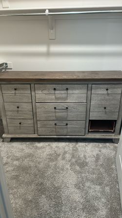Dresser