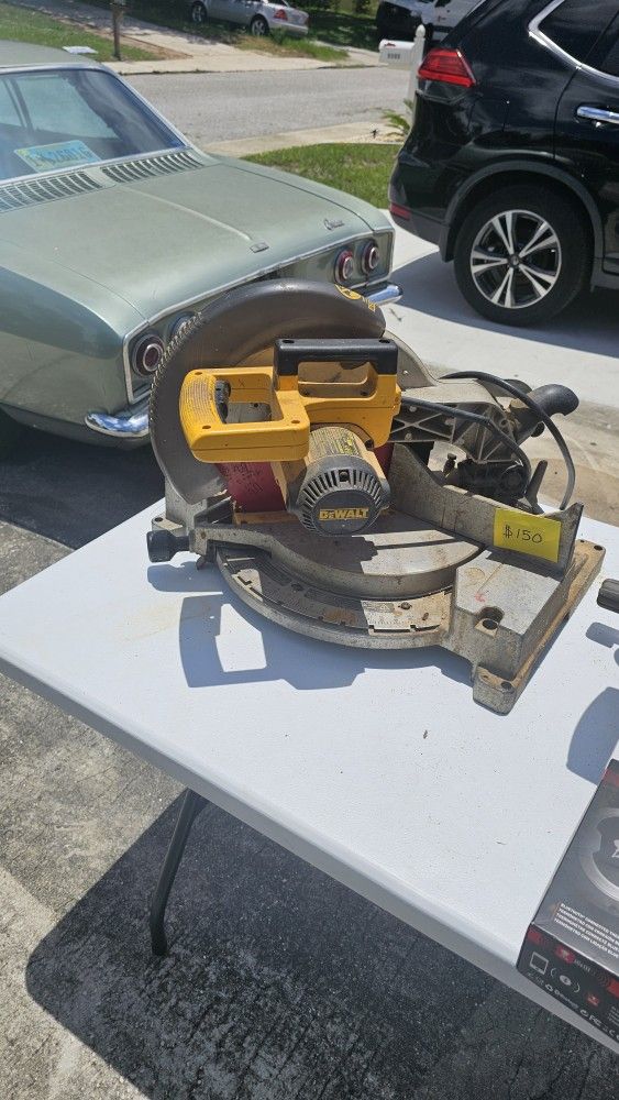 Dewalt Saw