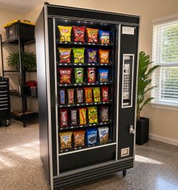 💥 Snack Vending Machine – Fully Working – Ready to Make Money! 💥