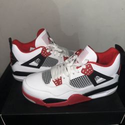 Shoes Jordan Retro 4size10✅ And Size9✅