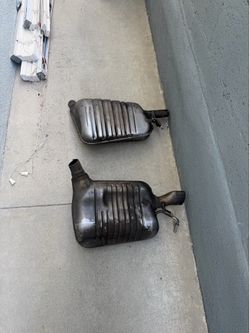 OEM Mercedes-Benz W218 CLS400 / CLS550 Rear Mufflers / Exhaust