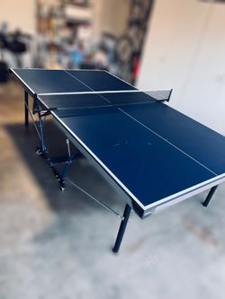 Ping pong table/ paddles